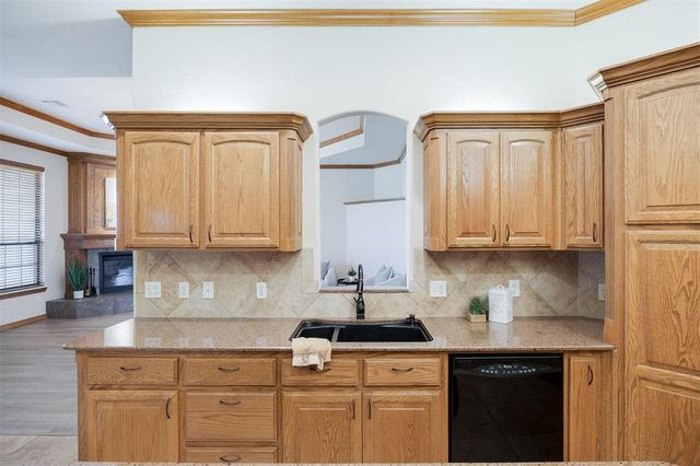 10681 NW 107th Street, Yukon, OK 73099