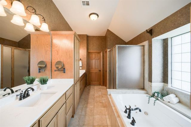 10681 NW 107th Street, Yukon, OK 73099