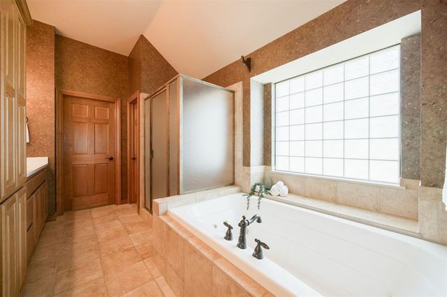 10681 NW 107th Street, Yukon, OK 73099