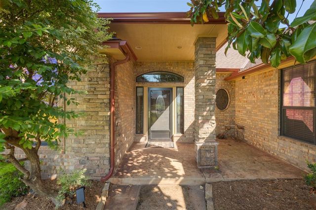 10681 NW 107th Street, Yukon, OK 73099