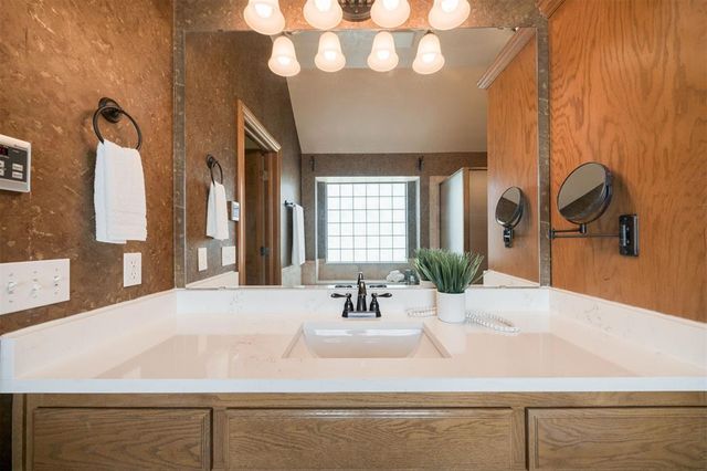 10681 NW 107th Street, Yukon, OK 73099