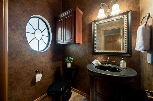 10681 NW 107th Street, Yukon, OK 73099