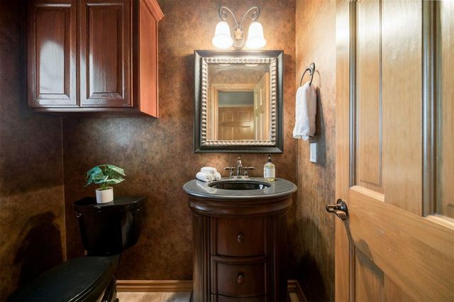 10681 NW 107th Street, Yukon, OK 73099