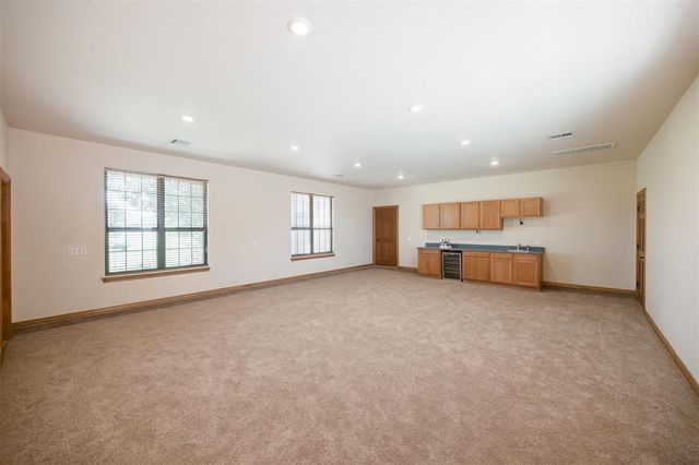 10681 NW 107th Street, Yukon, OK 73099