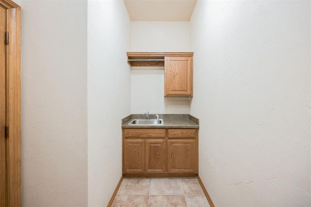 10681 NW 107th Street, Yukon, OK 73099