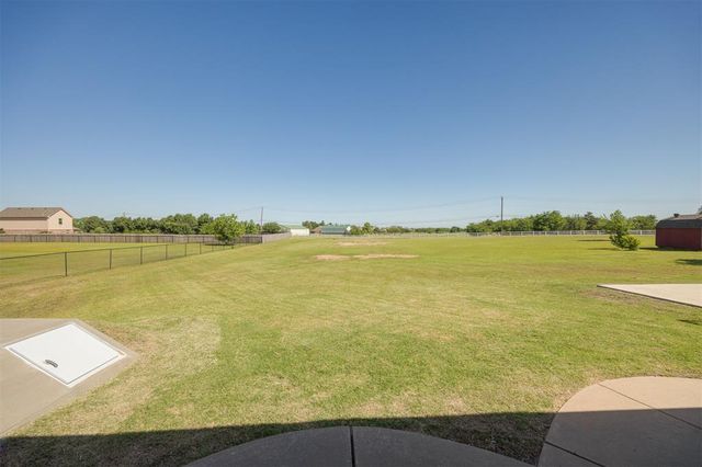 10681 NW 107th Street, Yukon, OK 73099