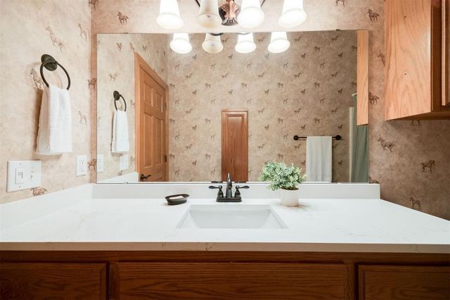 10681 NW 107th Street, Yukon, OK 73099