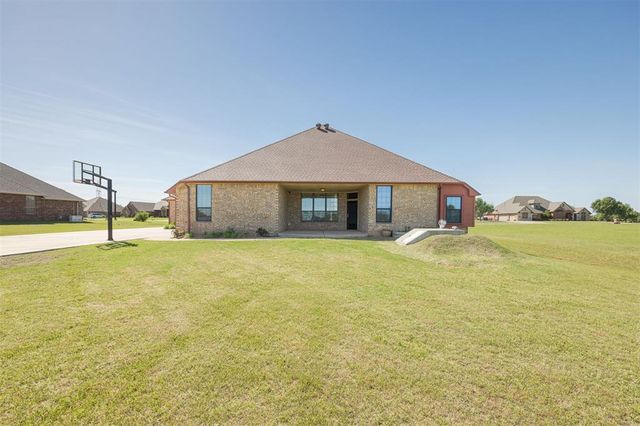 10681 NW 107th Street, Yukon, OK 73099