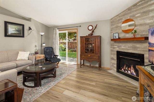 8215 49th Avenue NE, Marysville, WA 98270