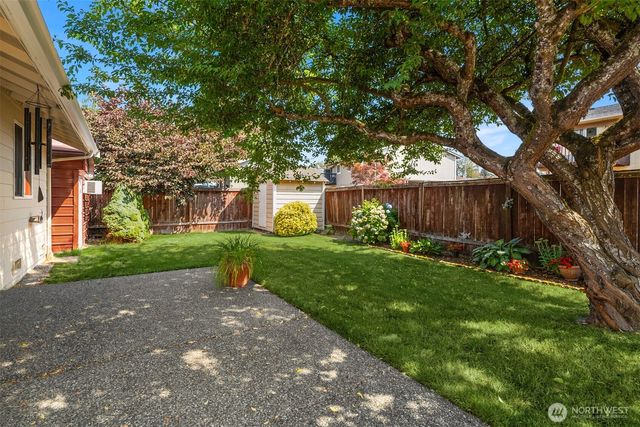 8215 49th Avenue NE, Marysville, WA 98270