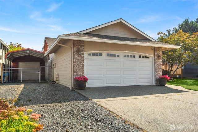 8215 49th Avenue NE, Marysville, WA 98270