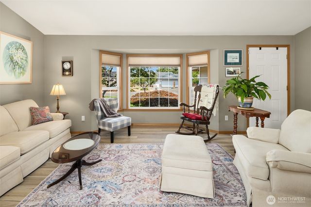 8215 49th Avenue NE, Marysville, WA 98270