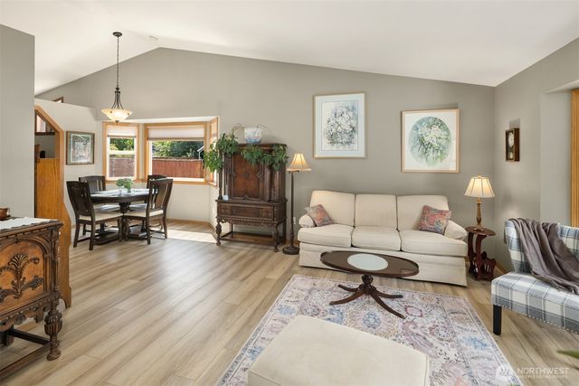 8215 49th Avenue NE, Marysville, WA 98270