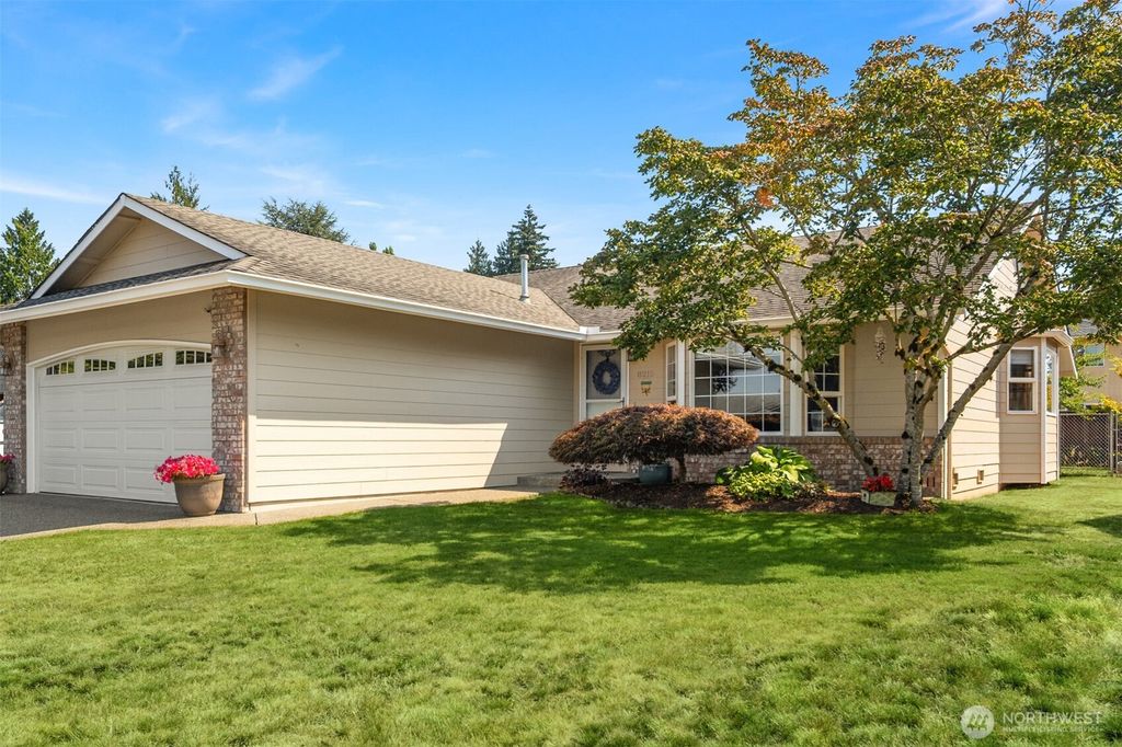 8215 49th Avenue NE, Marysville, WA 98270