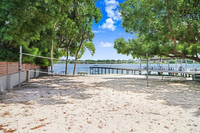 3712 CARROLLBROOK ROAD 3712, Tampa, FL 33618