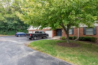 1677 W Beach Road 1677, Waukegan, IL 60087