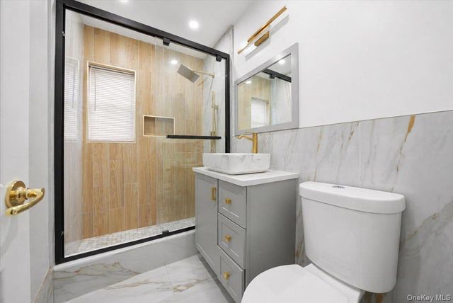 3410 Kingsland Avenue, Bronx, NY 10469