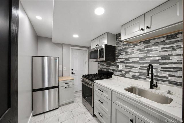 3410 Kingsland Avenue, Bronx, NY 10469