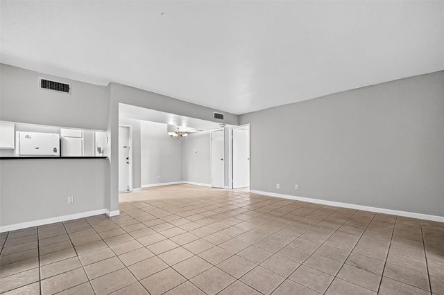 2814 S Bartell Drive 9, Houston, TX 77054
