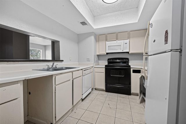 2814 S Bartell Drive 9, Houston, TX 77054