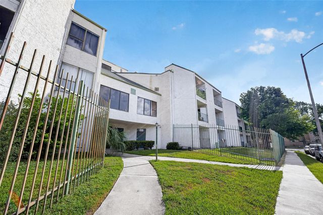 2814 S Bartell Drive 9, Houston, TX 77054