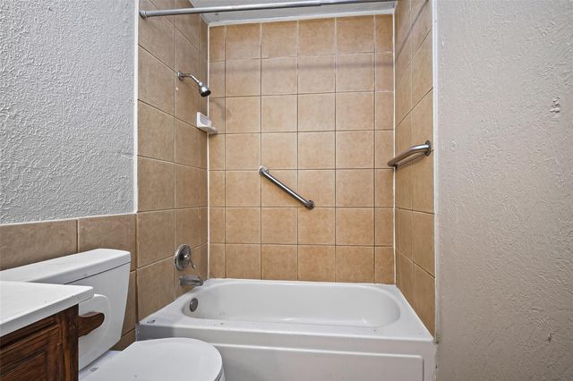2814 S Bartell Drive 9, Houston, TX 77054