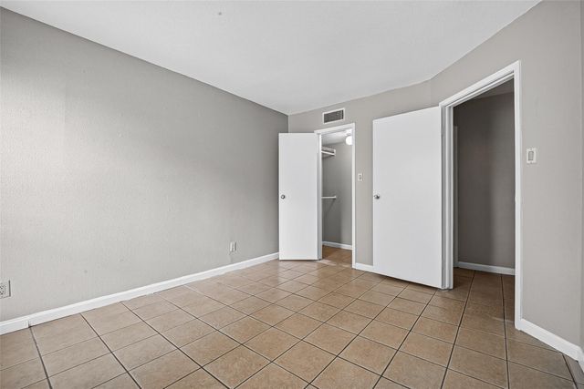 2814 S Bartell Drive 9, Houston, TX 77054