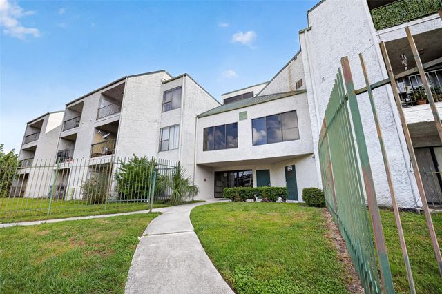 2814 S Bartell Drive 9, Houston, TX 77054