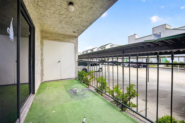 2814 S Bartell Drive 9, Houston, TX 77054