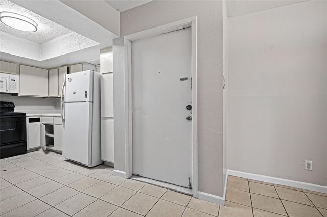 2814 S Bartell Drive 9, Houston, TX 77054
