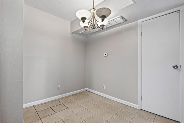 2814 S Bartell Drive 9, Houston, TX 77054