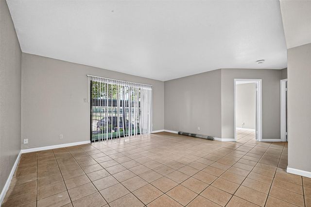 2814 S Bartell Drive 9, Houston, TX 77054