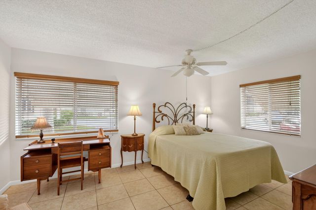 342 Pine Ridge Circle D-1, Greenacres, FL 33463