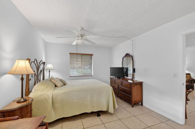 342 Pine Ridge Circle D-1, Greenacres, FL 33463