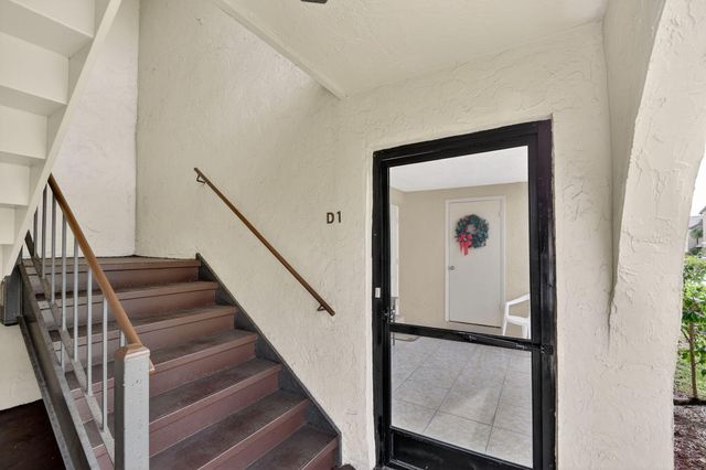 342 Pine Ridge Circle D-1, Greenacres, FL 33463