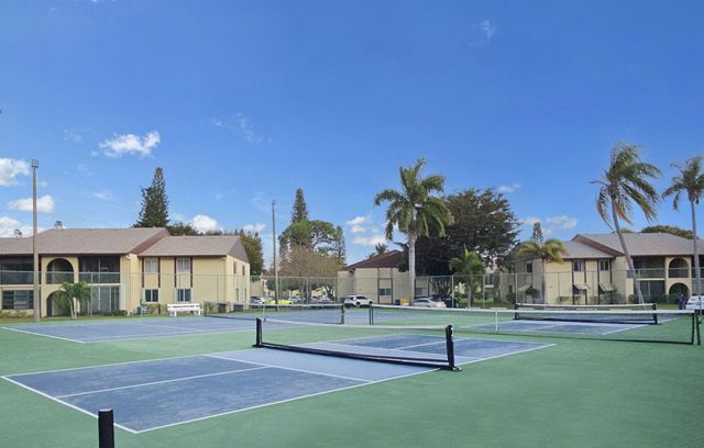 342 Pine Ridge Circle D-1, Greenacres, FL 33463