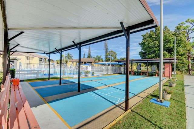 342 Pine Ridge Circle D-1, Greenacres, FL 33463