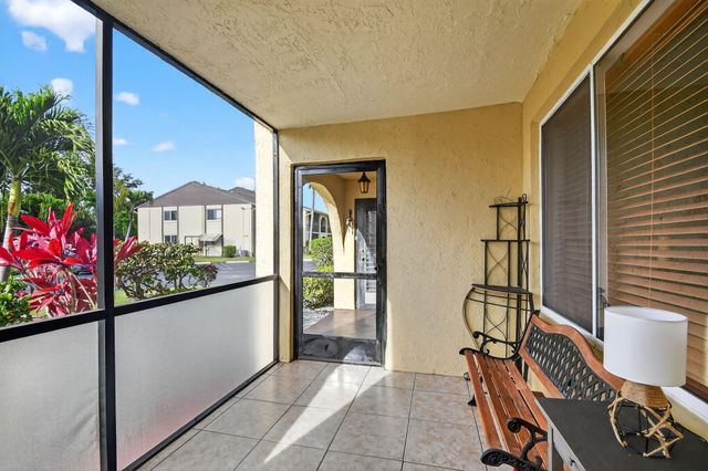 342 Pine Ridge Circle D-1, Greenacres, FL 33463