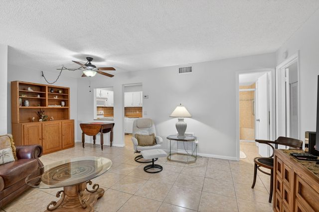 342 Pine Ridge Circle D-1, Greenacres, FL 33463