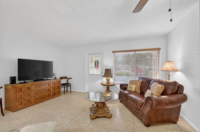 342 Pine Ridge Circle D-1, Greenacres, FL 33463