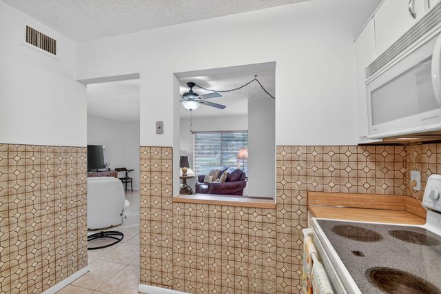 342 Pine Ridge Circle D-1, Greenacres, FL 33463