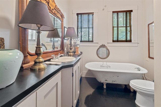 1520 Enterprise Boulevard, Lake Charles, LA 70601