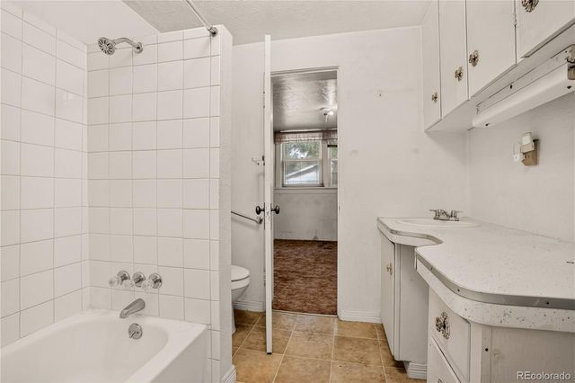 3441 W 38th Avenue, Denver, CO 80211