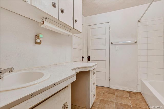3441 W 38th Avenue, Denver, CO 80211