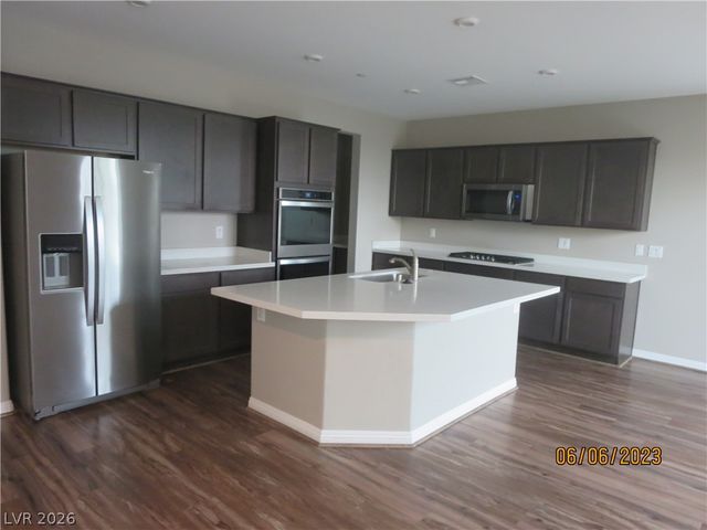 1012 Huckburn Avenue, Henderson, NV 89015