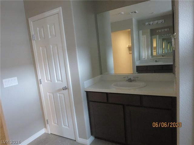 1012 Huckburn Avenue, Henderson, NV 89015