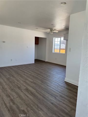 7688 S Main Street, Los Angeles, CA 90003