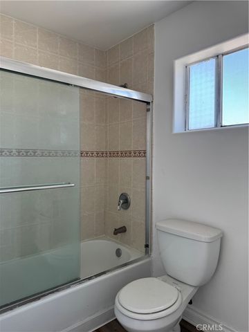 7688 S Main Street, Los Angeles, CA 90003