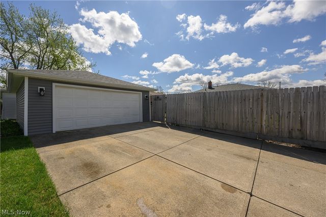 9596 Reichert Road, Parma, OH 44130