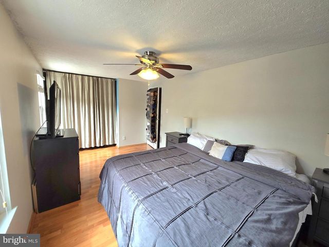 21 WATERVIEW CT, Marlton, NJ 08053